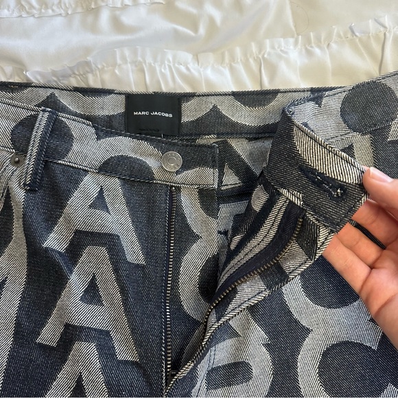 Marc Jacobs The Monogram Oversized Jeans - Picture 9 of 9